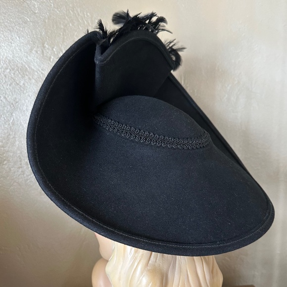 AMAZING NWT DESIGNER 1970s\' BLACK FELT WIDE BRIM HAT + FEATHERS, SEQUINS & BEADS main image 13